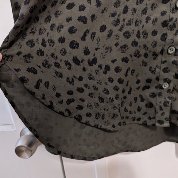 Anthropologie Cloth & Stone Olive Green Animal Print Buttondown Shirt - Picture 9 of 11